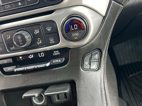 Used 2018 GMC Yukon SLT w/ Premium Edition AWD/4WD image 37