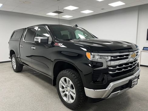 Used 2022 Chevrolet Silverado 1500 LTZ AWD/4WD image 2