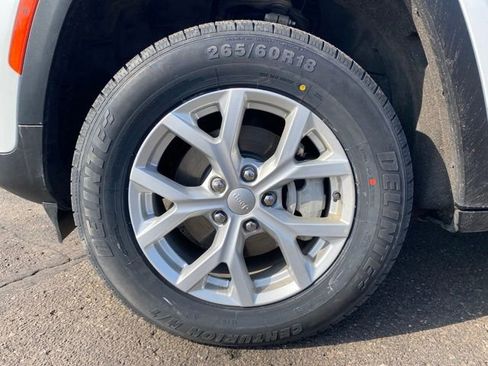 Used 2023 Jeep Grand Cherokee Limited image 22