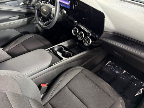Used 2025 Chevrolet Blazer EV LT FWD image 15
