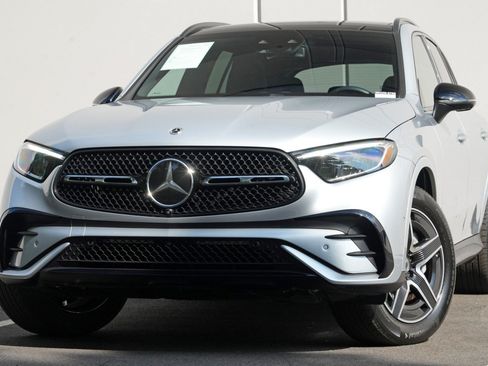 Used 2025 Mercedes-Benz GLC 350e 4MATIC w/ AMG Line image 3