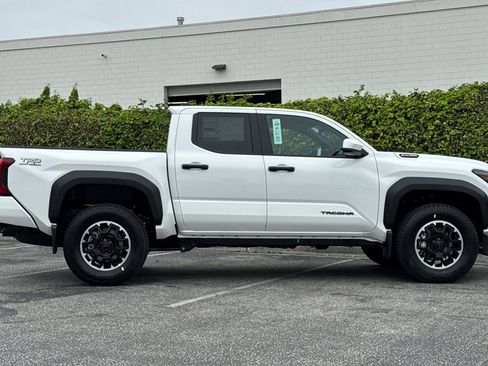 New 2026 Toyota Tacoma TRD Off-Road image 3
