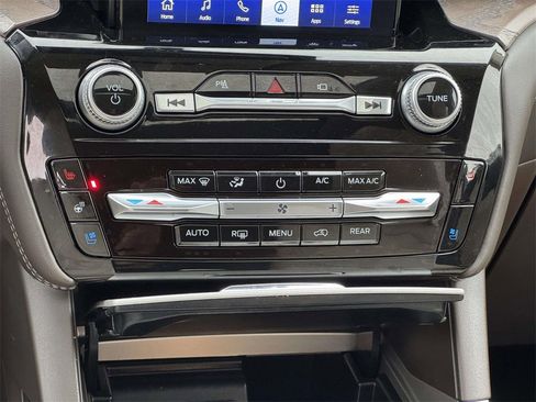 Used 2022 Ford Explorer Platinum w/ Equipment Group 601A image 5