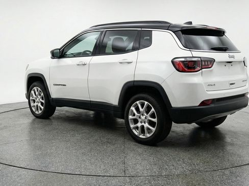Used 2025 Jeep Compass Limited AWD/4WD image 6