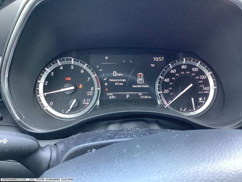 Used 2022 Toyota Highlander Platinum image 8