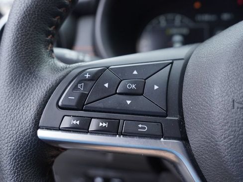 Used 2023 Nissan Kicks SR w/ SR Premium Package FWD image 12