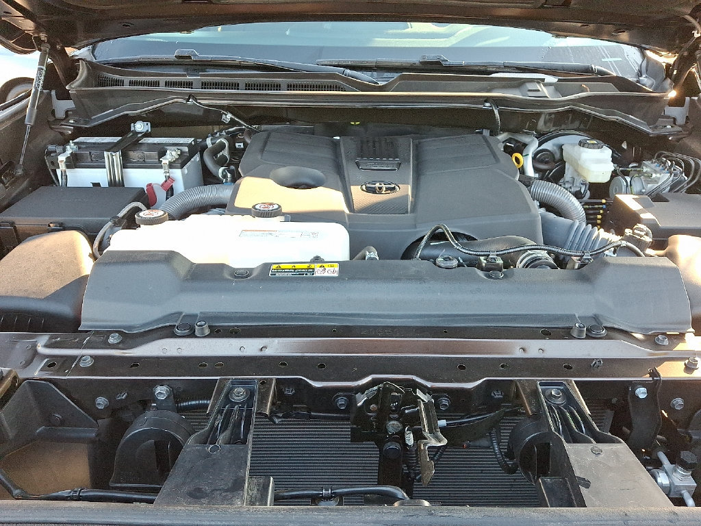 Certified 2025 Toyota Tundra Limited AWD/4WD image 28