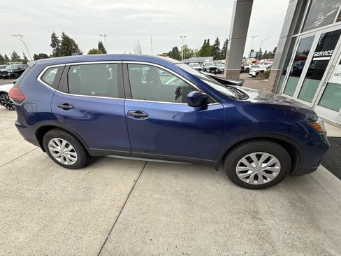Used 2020 Nissan Rogue S FWD image 4