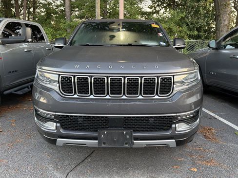 Used 2024 Jeep Wagoneer Series II w/ Flexible Seating Group RWD image 2