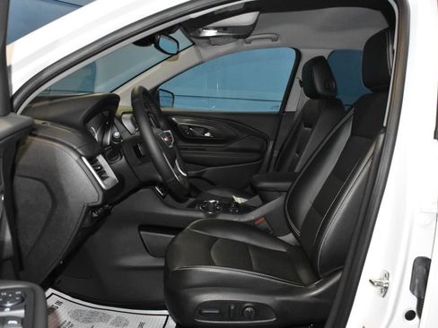 Used 2024 GMC Terrain SLT w/ Tech Package AWD/4WD image 9
