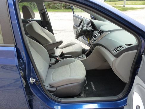 Used 2016 Hyundai Accent SE FWD image 34