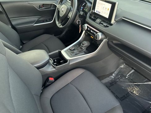 Certified 2025 Toyota RAV4 LE image 20