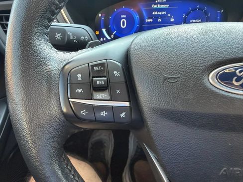 Used 2020 Ford Escape Titanium AWD/4WD image 30
