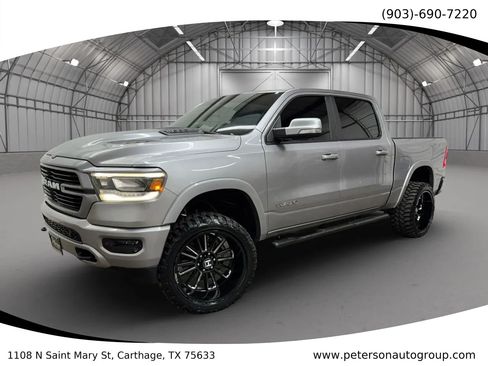 Used 2019 RAM 1500 Laramie AWD/4WD image 1