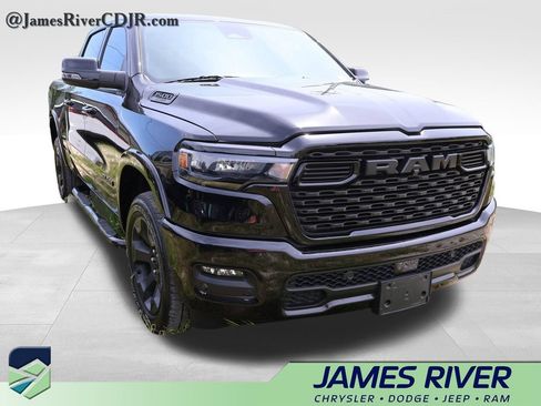 Used 2025 RAM 1500 Big Horn AWD/4WD image 10