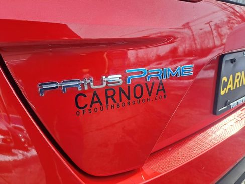 Used 2022 Toyota Prius Prime XLE image 5