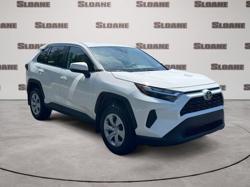 Used 2025 Toyota RAV4 LE AWD/4WD image 7