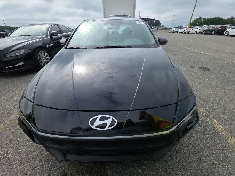 Used 2024 Hyundai Elantra SEL FWD image 6