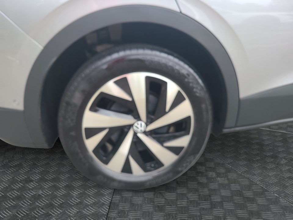 Used 2023 Volkswagen ID.4 Pro AWD/4WD image 23