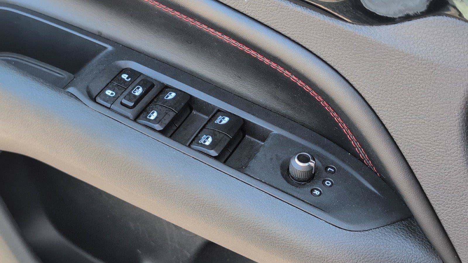 Used 2025 Jeep Compass Trailhawk AWD/4WD image 19
