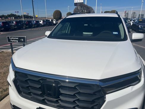 Certified 2025 Honda Pilot EX-L image 2