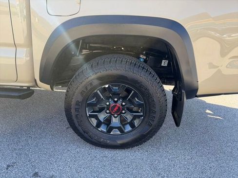 Used 2017 Toyota Tacoma TRD Off-Road image 34