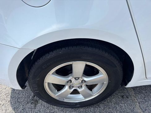 Used 2013 Chevrolet Cruze LT image 24