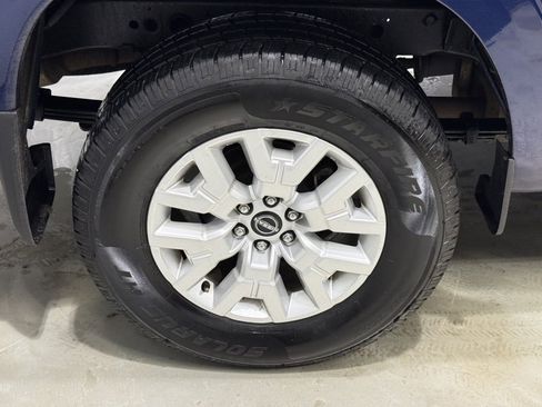 Certified 2022 Nissan Frontier SV w/ Technology Package image 10
