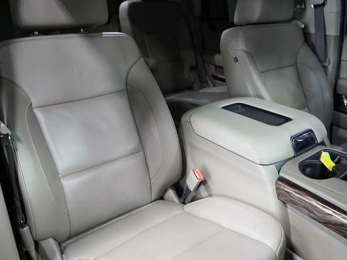 Used 2020 GMC Yukon SLT w/ Open Road Package RWD image 26