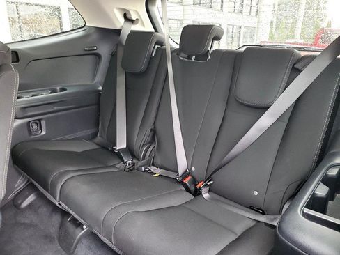 Used 2022 Subaru Ascent Premium w/ Convenience Package AWD/4WD image 17