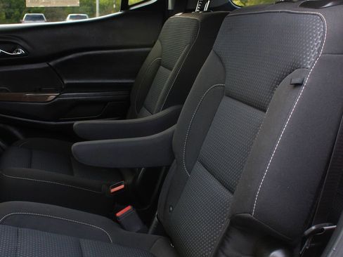 Used 2023 GMC Acadia SLE w/ Driver Convenience Package image 19