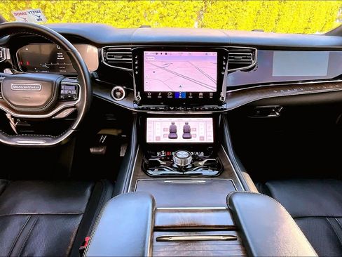 Used 2022 Jeep Grand Wagoneer Series II w/ Premium Group II image 13