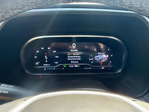 Used 2024 GMC Yukon SLT image 39