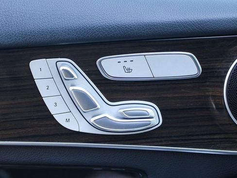 Used 2022 Mercedes-Benz GLC 300 4MATIC image 12