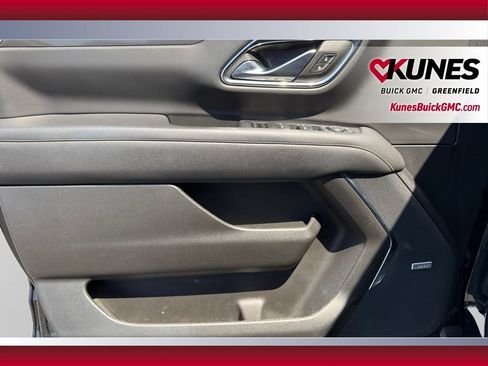 Used 2023 GMC Yukon AT4 w/ Technology Package AWD/4WD image 19