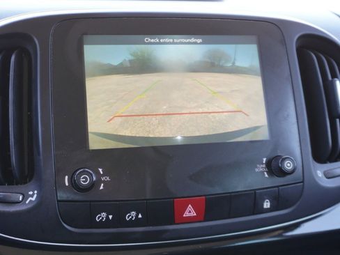 Used 2019 FIAT 500L Pop w/ Popular Equipment Group image 14