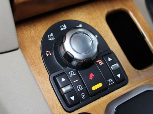 Used 2013 Land Rover LR4 HSE image 18