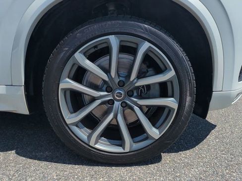 Used 2019 Volvo XC90 T5 Momentum w/ Multimedia Package AWD/4WD image 11