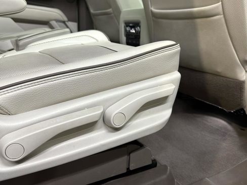 Used 2021 GMC Yukon XL Denali w/ LPO, Illumination Package image 27