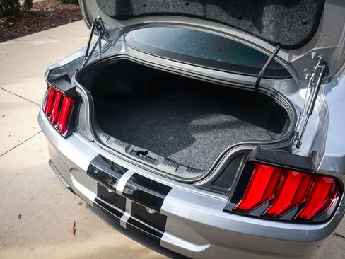 Used 2020 Ford Mustang Shelby GT500 w/ Technology Package image 31