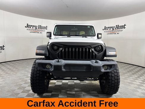 Used 2020 Jeep Gladiator Sport w/ Quick Order Package 24S AWD/4WD image 3