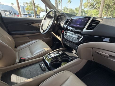 Used 2017 Honda Pilot Touring image 47