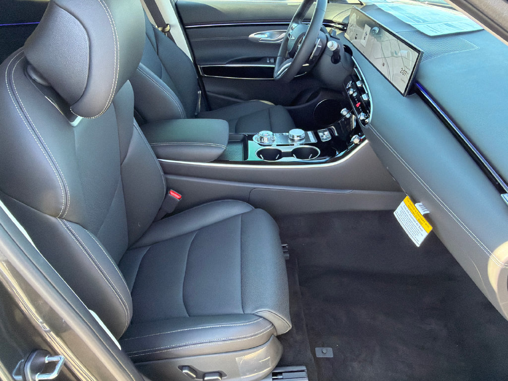 Used 2026 Genesis GV70 2.5T AWD/4WD image 14