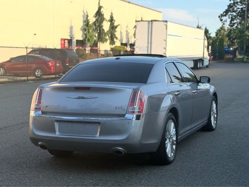 Used 2014 Chrysler 300 C w/ Beats Audio Group AWD/4WD image 5