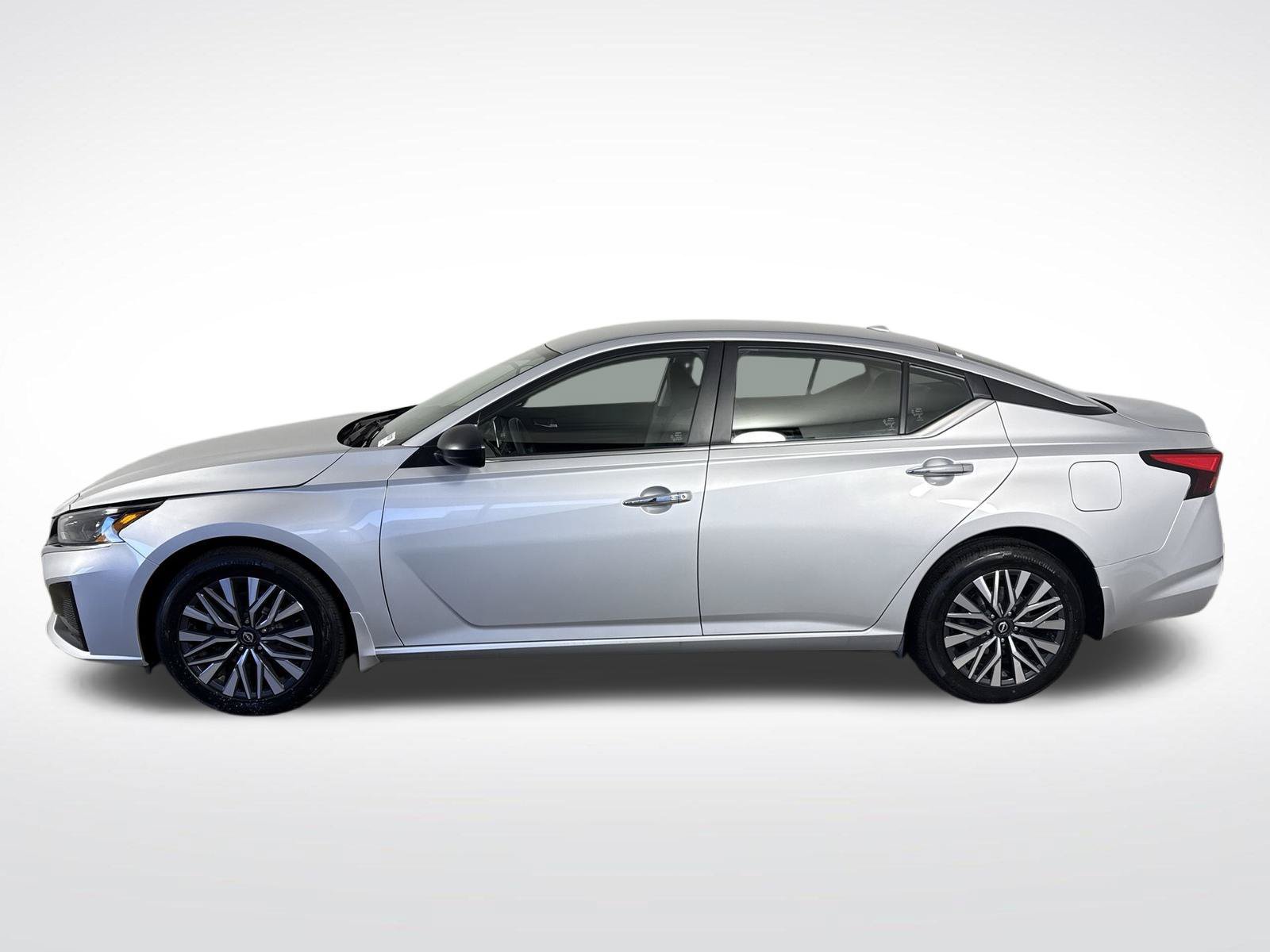 Certified 2024 Nissan Altima 2.5 SV AWD/4WD image 30