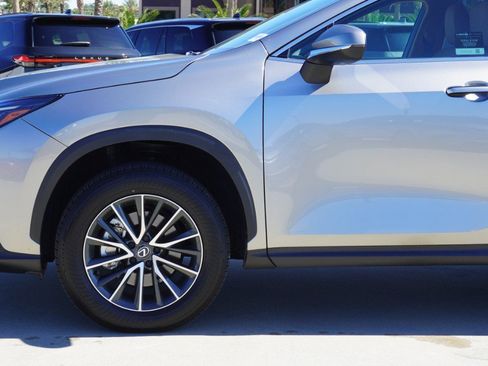 Used 2025 Lexus NX 250 FWD w/ Towing Package (2000 Lbs) image 9