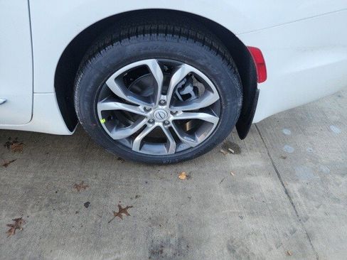 New 2026 Chrysler Pacifica Pinnacle image 26