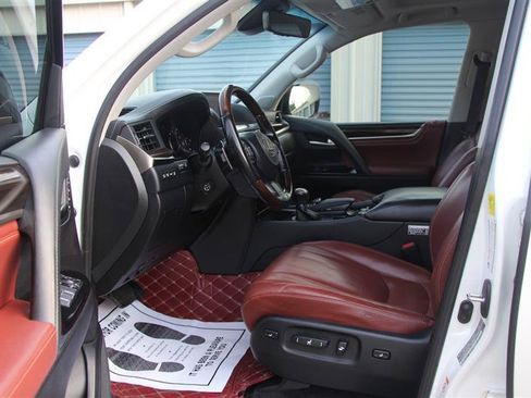 Used 2018 Lexus LX 570 4WD w/ Luxury Package image 27