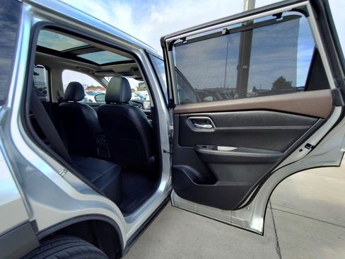 Used 2021 Nissan Rogue SV w/ Premium Package AWD/4WD image 36