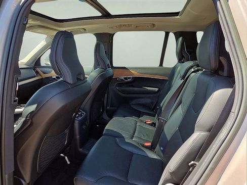 Certified 2023 Volvo XC90 T8 Plus w/ Protection Package Premier image 22